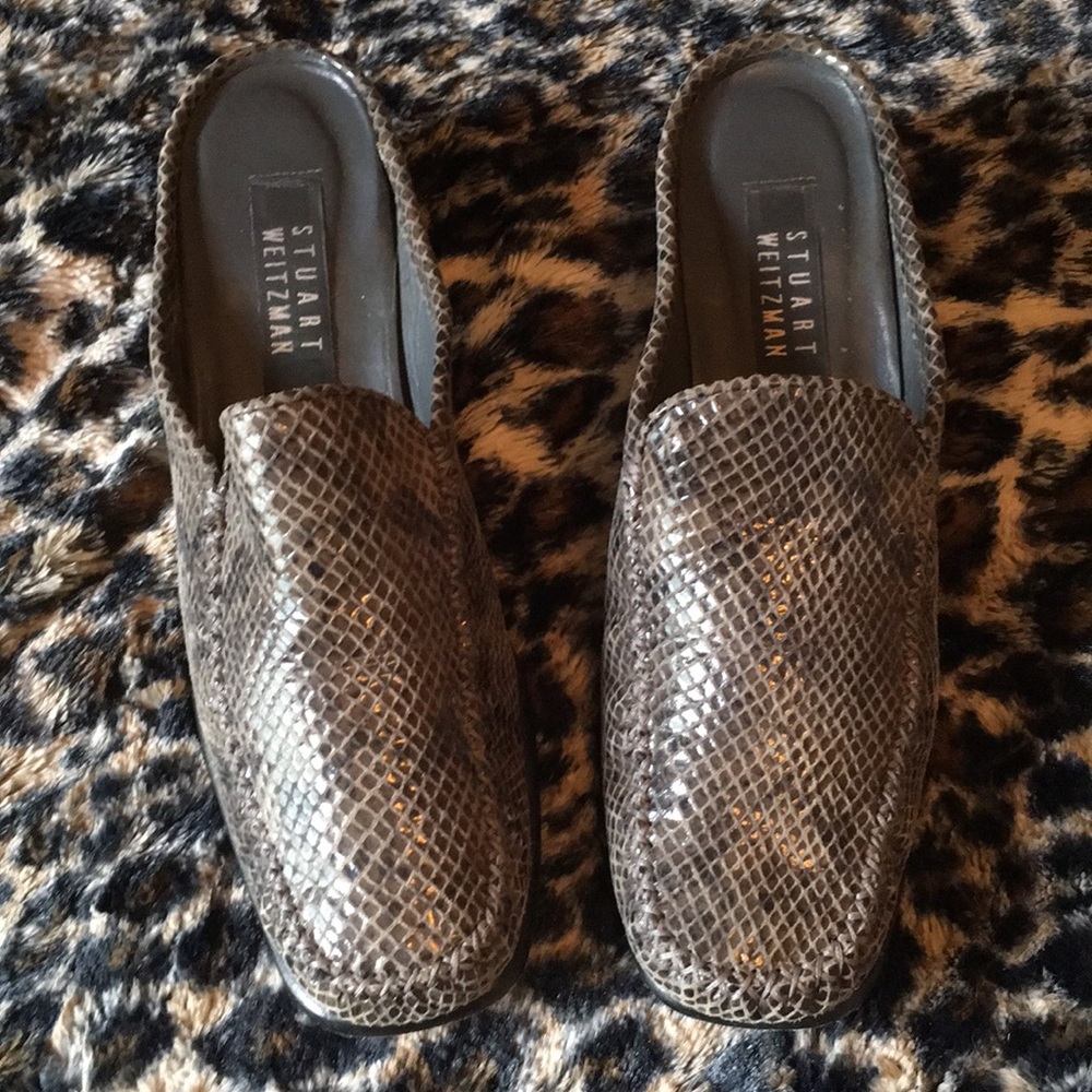 $ Stuart Weitzman Gray faux snakeskin mules